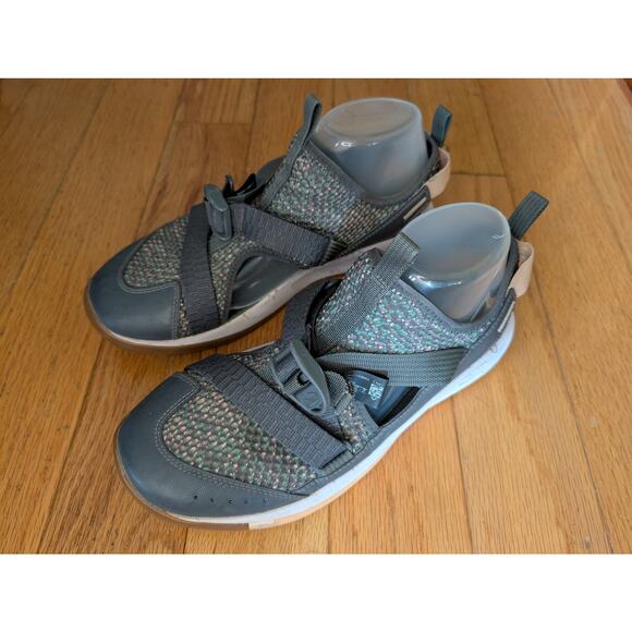 Chaco Women's Z/Cloud Sandals Size 10 Gray Hiking Outdoor Adventure Comfort - Picture 1 of 13